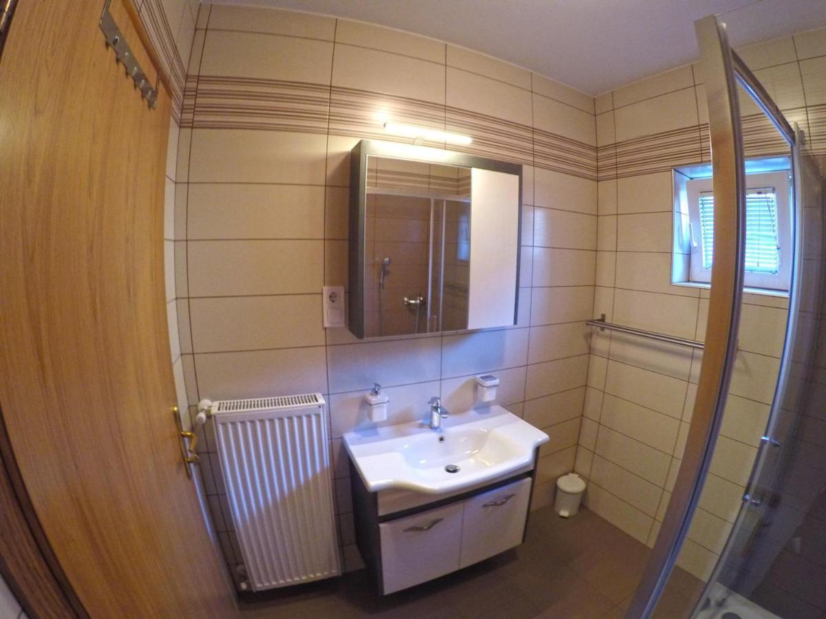 Apartments And Rooms Rea Sveti Martin Na Muri Eksteriør billede