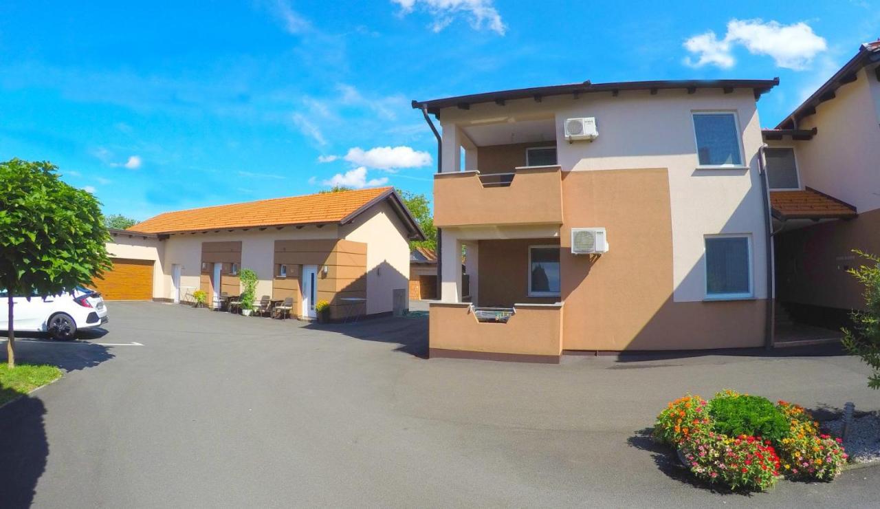 Apartments And Rooms Rea Sveti Martin Na Muri Eksteriør billede